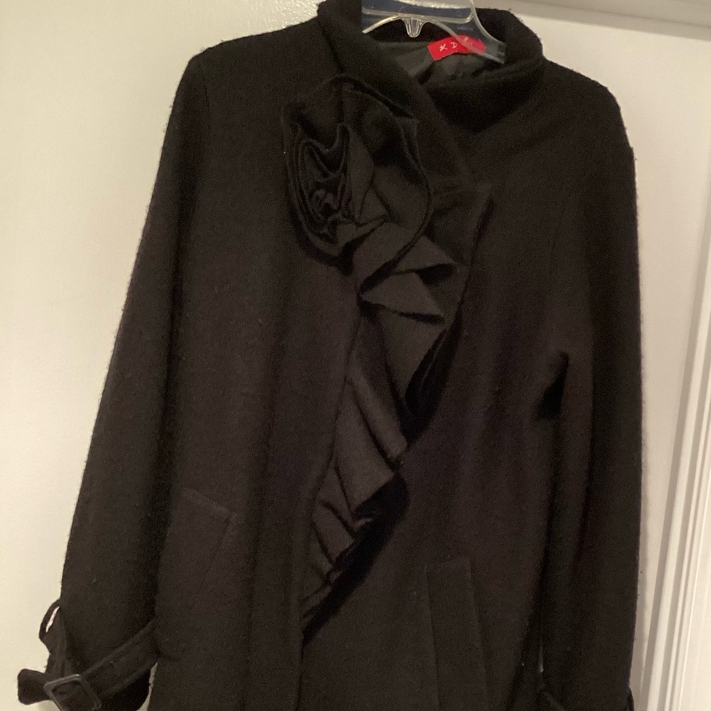 Elegant Black Women's Wool Coat with Ruffle Detail and Pom Pom